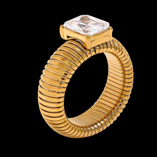 Solis Ribbed Ring